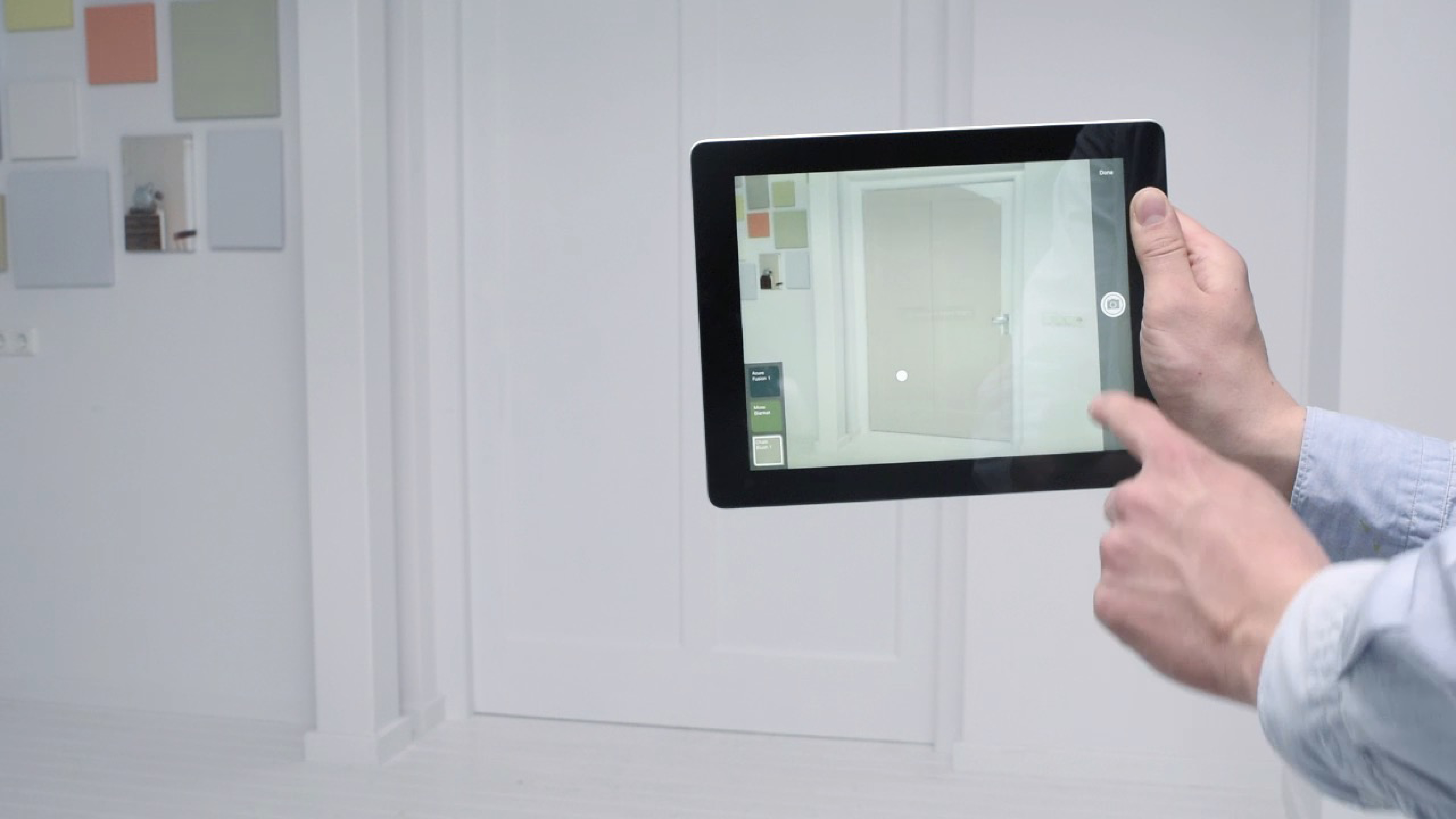 Выберите цвет в приложении Visualizer Вам достаточно просто навести камеру телефона или планшета на стену, которую вы планируете красить, выбрать цвет, и коснуться стены, чтобы покрасить ее выбранным цветом.