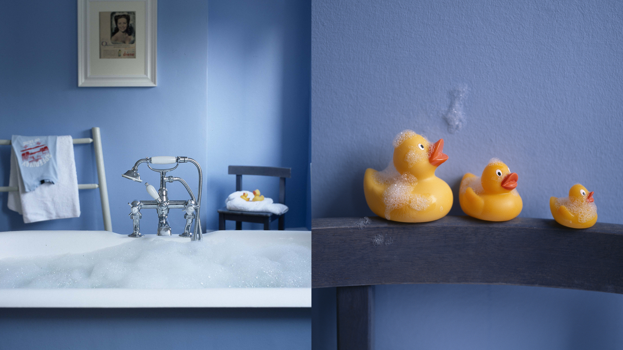 Create a calming blue bathroom Сочетание зеленого и белого сделает маленькую ванную свежее и наполнит ее воздухом, а морской синий может быть прекрасным спокойным выбором, который может объединить непродуманный интерьер комнаты.