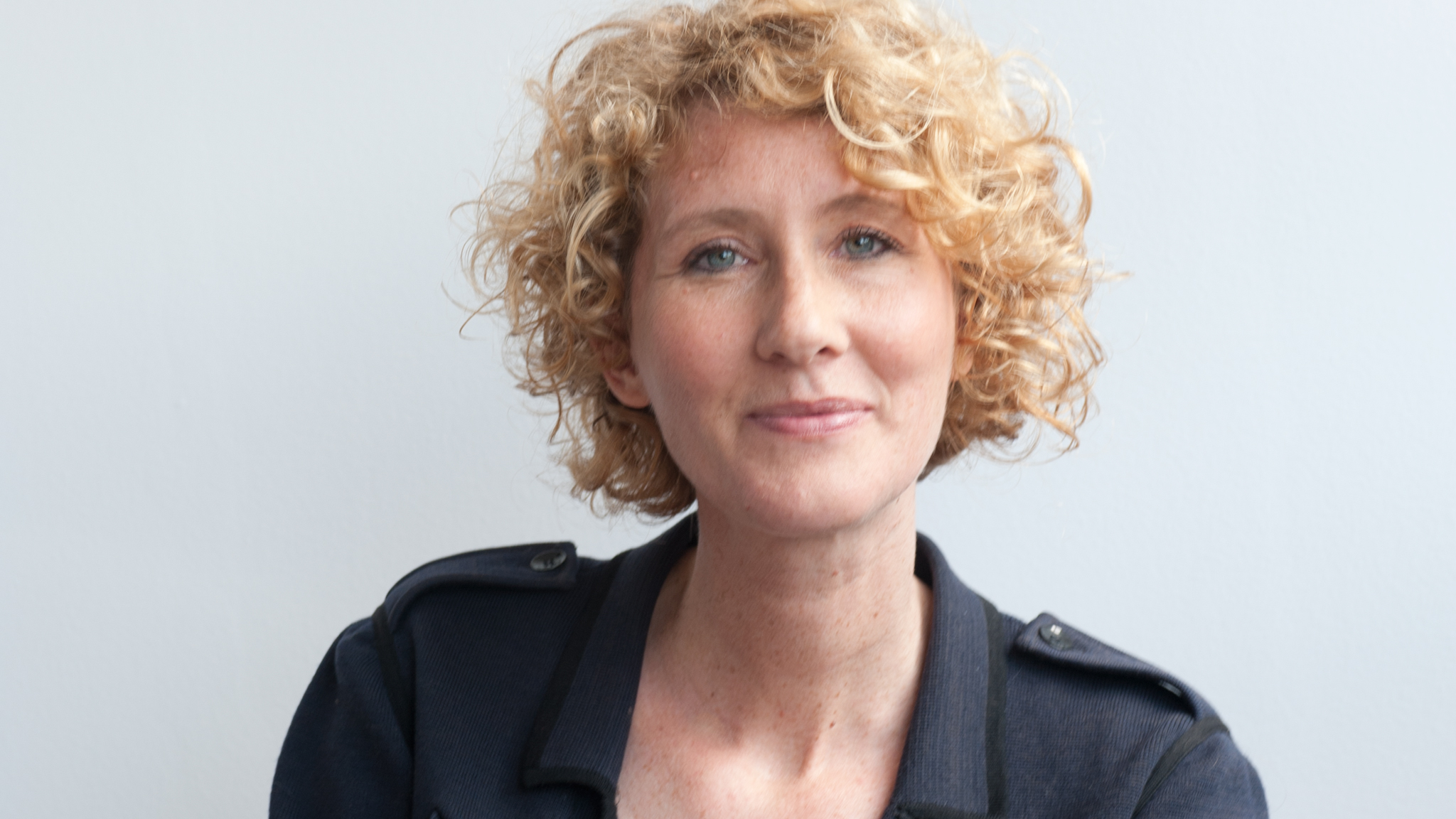 Willeke Jongejan (Oranges) Опыт Виллеке в дизайне позволяет ей создавать цветовые палитры и иллюстрации, которые помогают людям найти любимый цвет.